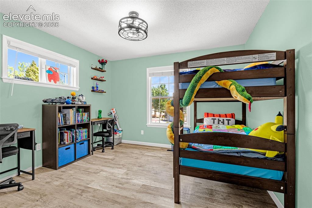 Image 19 of 48: Bedroom