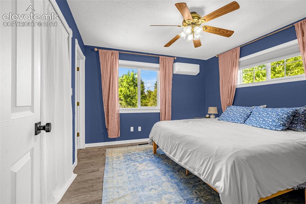 Image 21 of 48: Bedroom