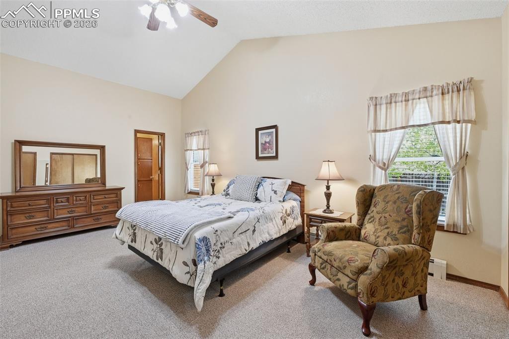 Image 20 of 32: Bedroom