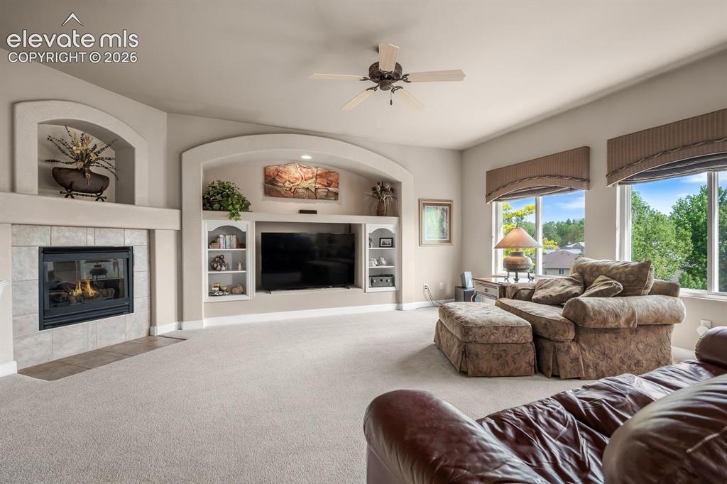 Image 2 of 45: Family Room
