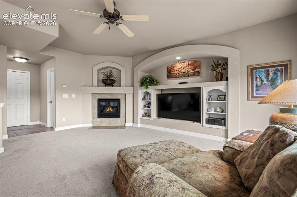 Image 3 of 45: Family Room