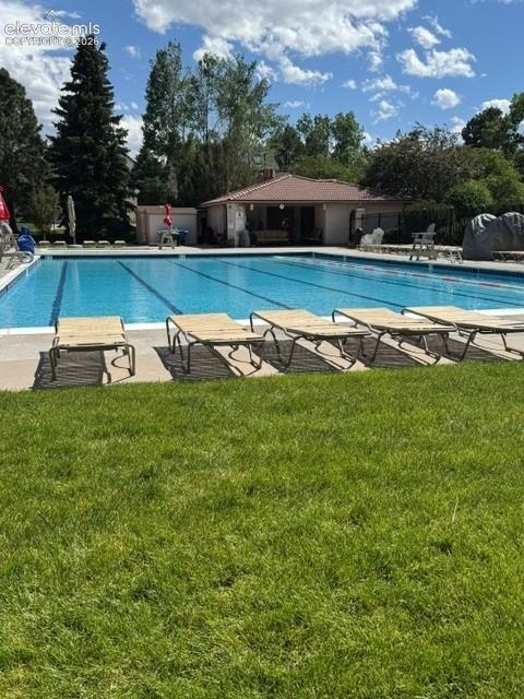 Image 44 of 45: Pool