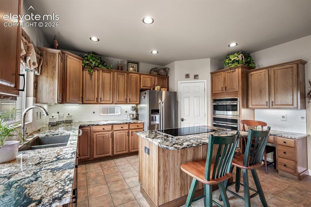 Image 6 of 45: Kitchen