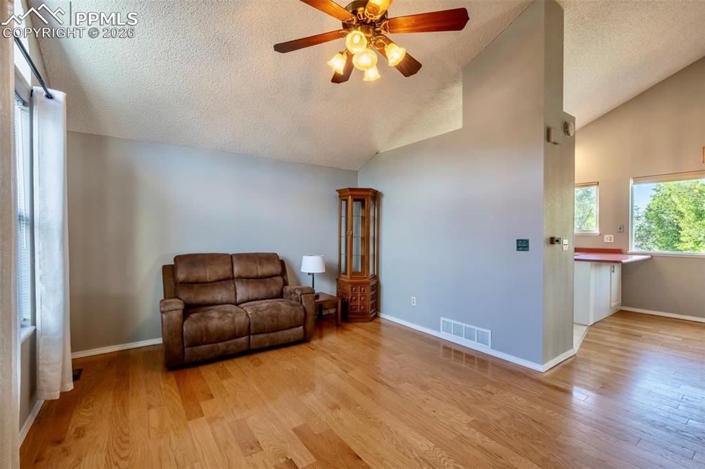 Image 4 of 38: Sitting Room