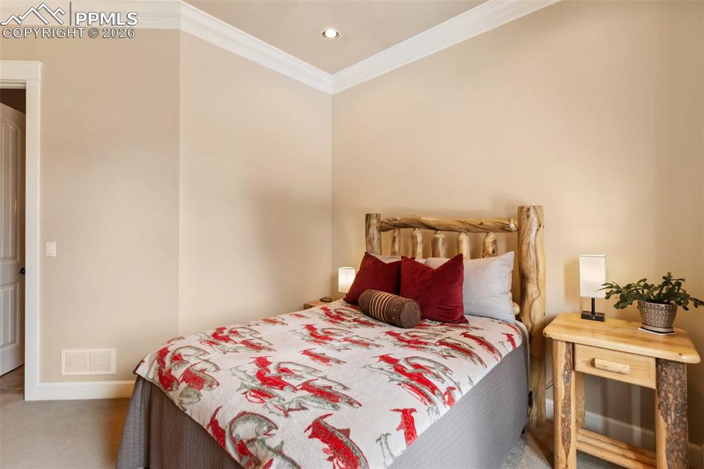 Image 20 of 44: Second suite