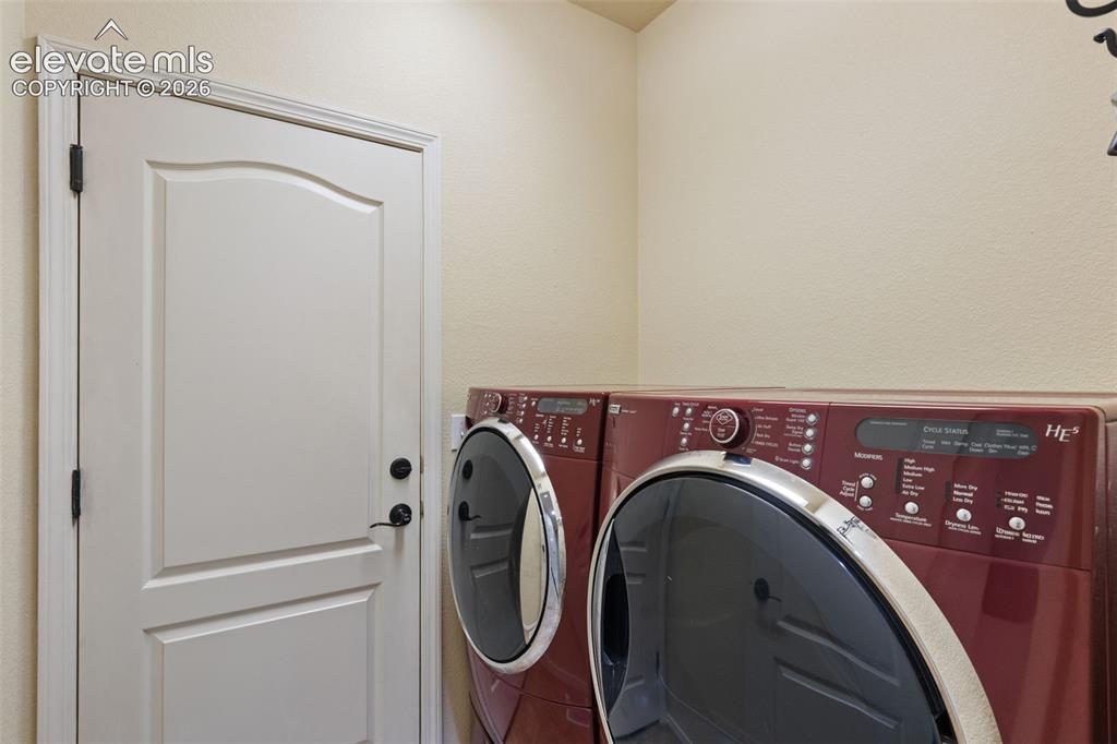 Image 21 of 48: Laundry