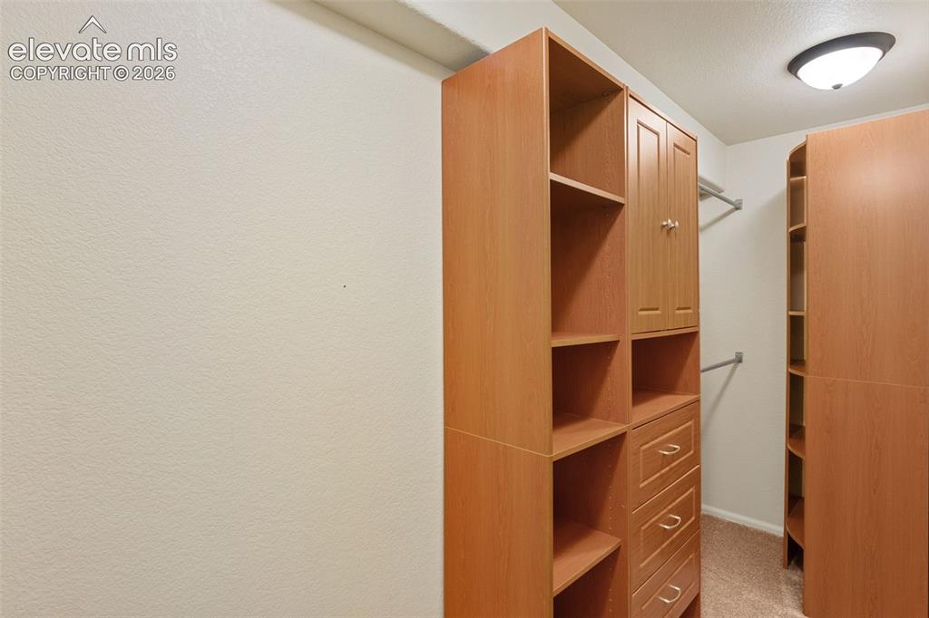 Image 39 of 48: Closet