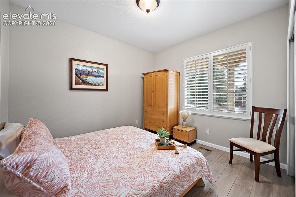 Image 7 of 45: Bedroom