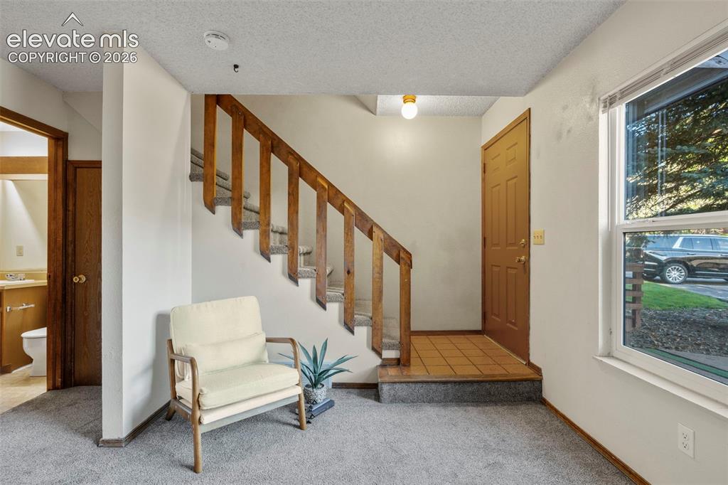 Image 4 of 27: Ground floor entry