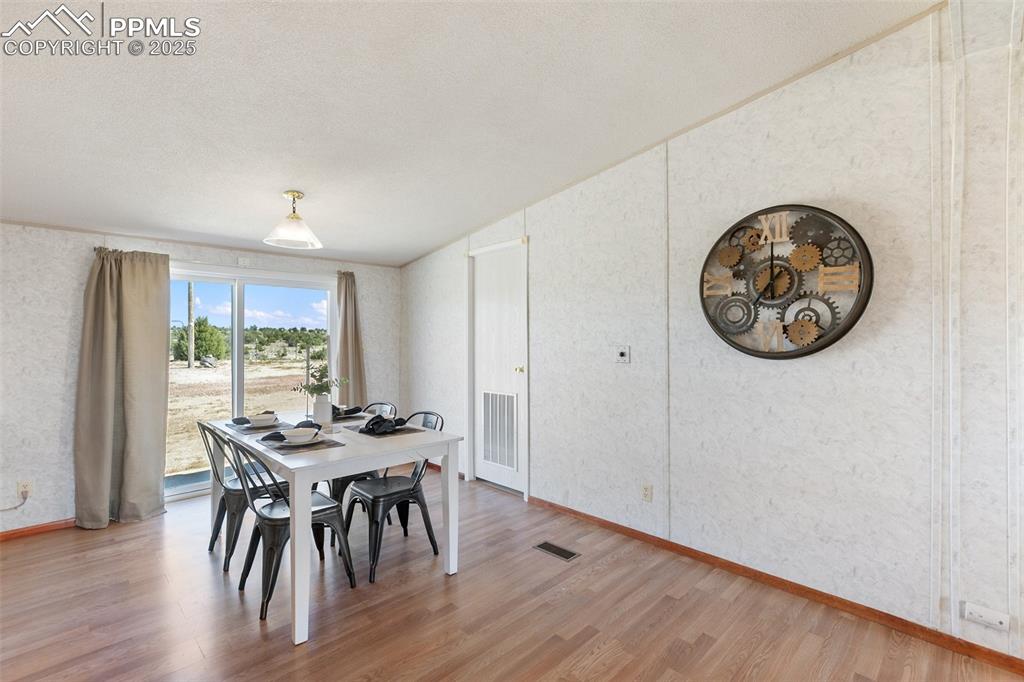 Image 10 of 48: Dining Area