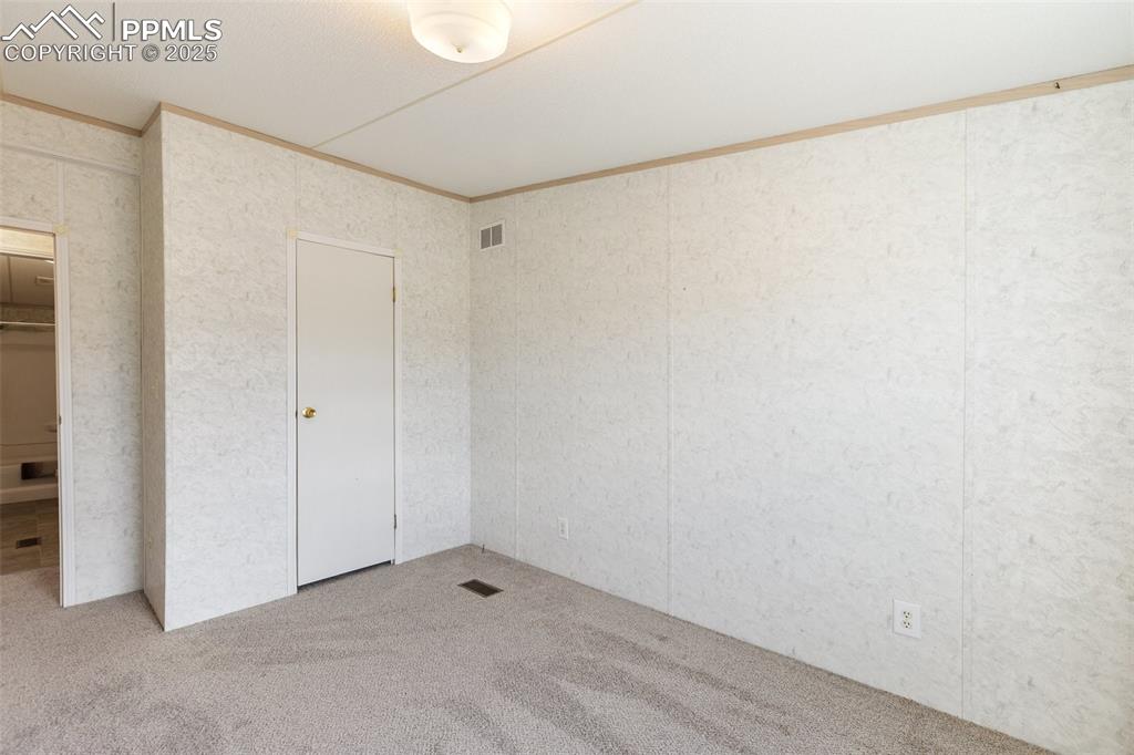 Image 24 of 48: Bedroom