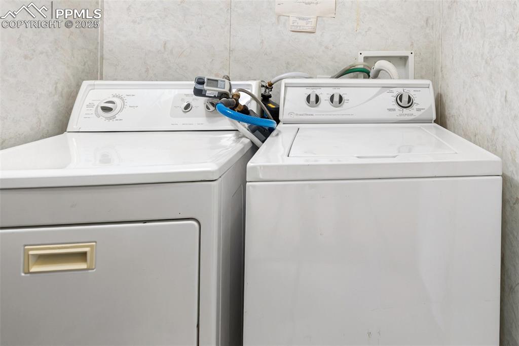 Image 29 of 48: Laundry