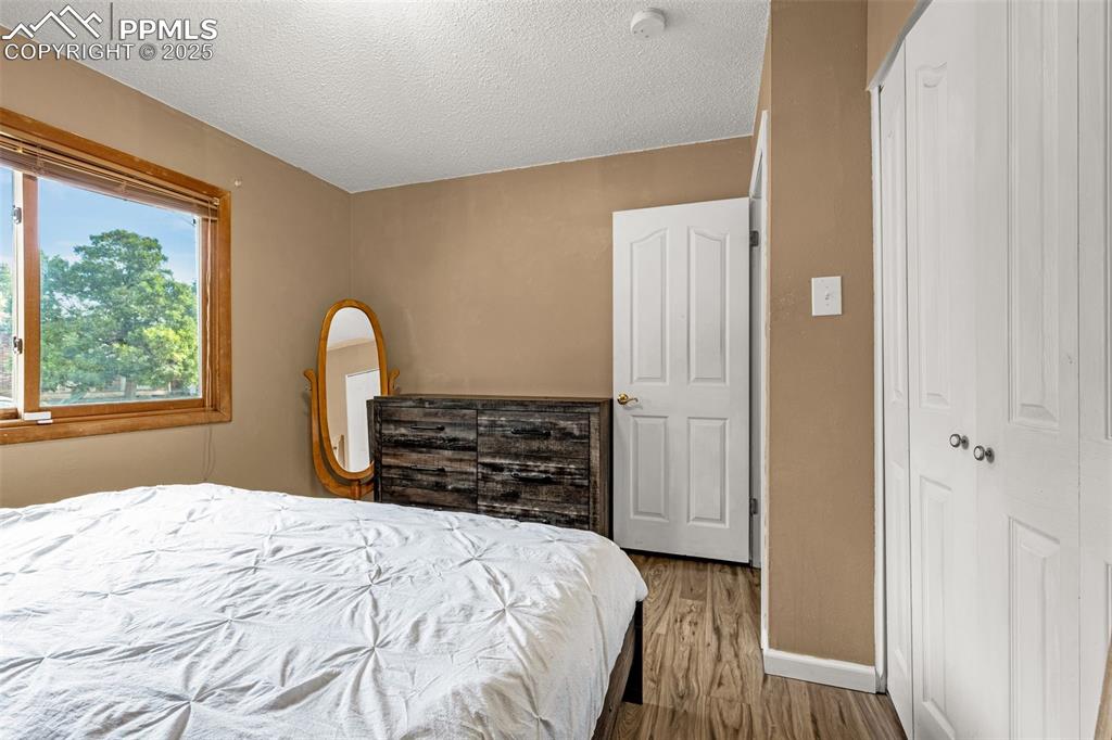 Image 10 of 23: Bedroom