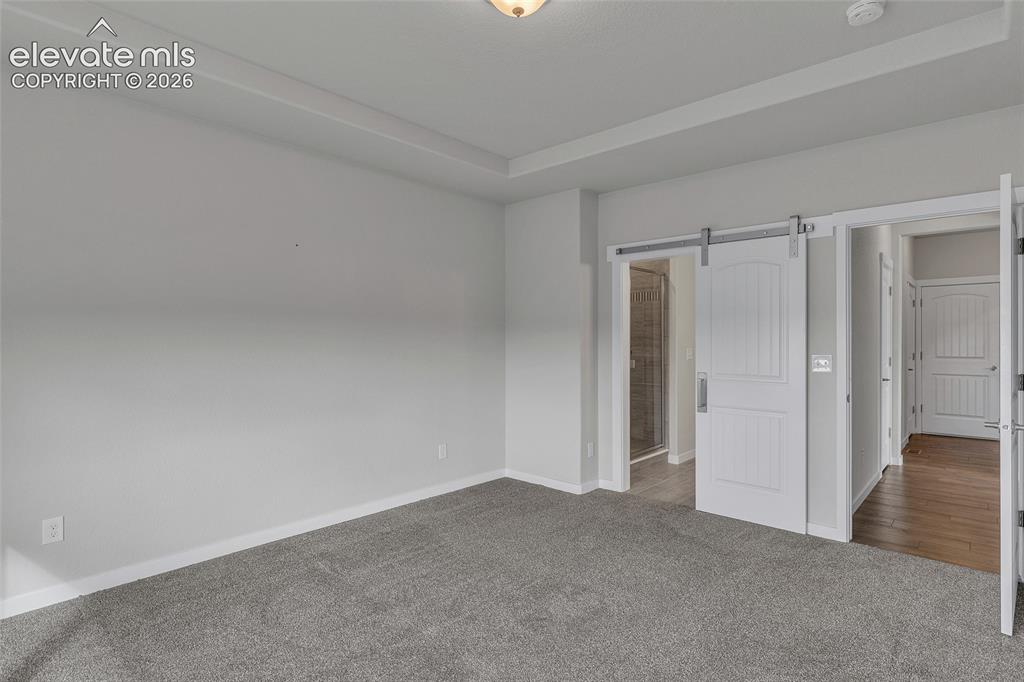 Image 17 of 40: Bedroom