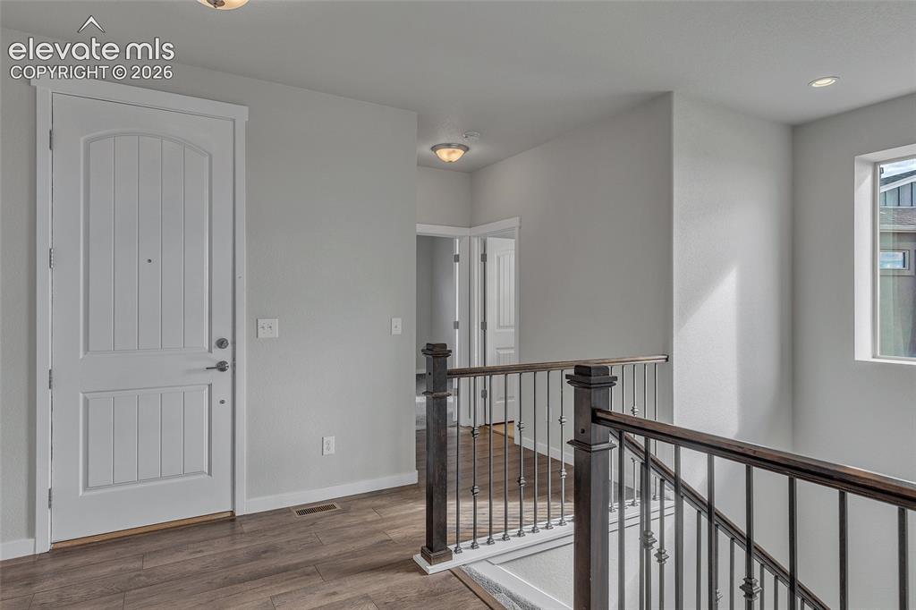 Image 6 of 40: Entry
