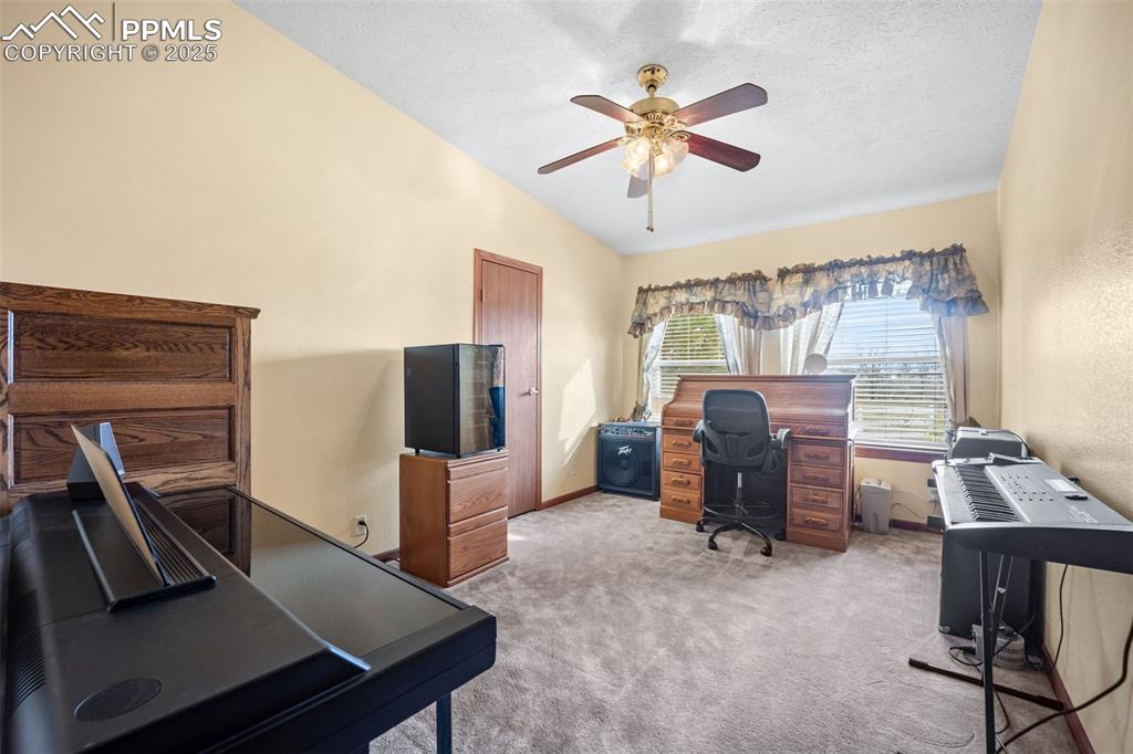 Image 13 of 50: Bedroom