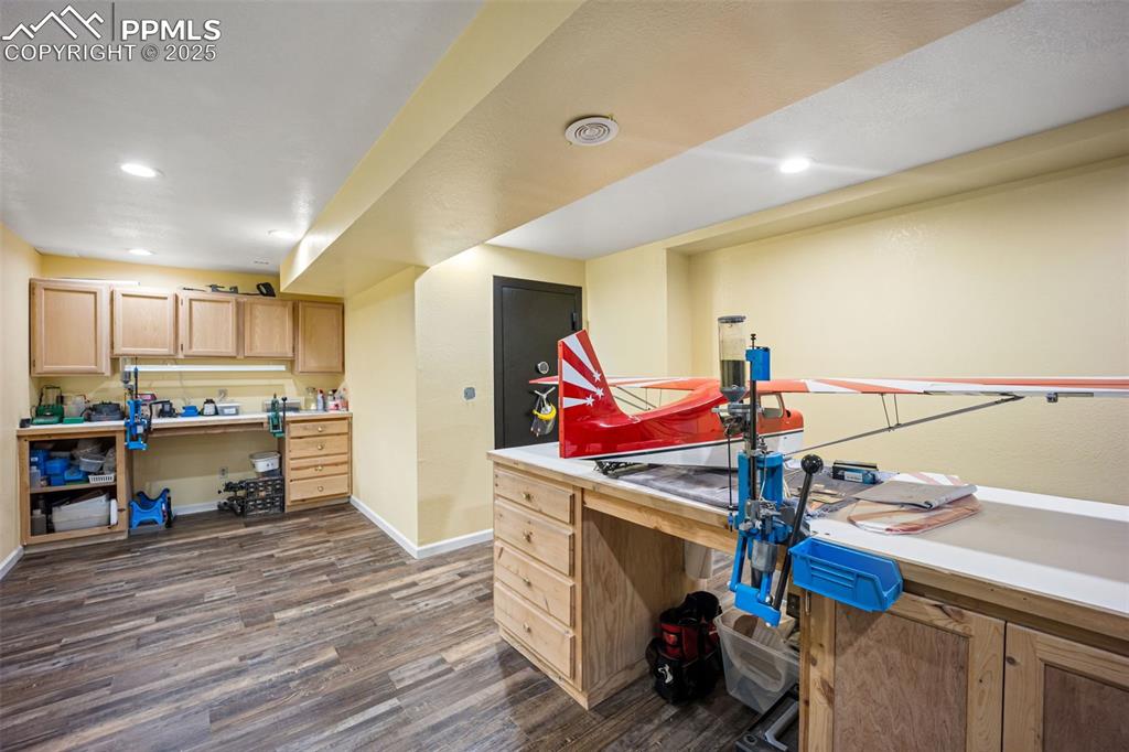 Image 22 of 50: Sitting Room