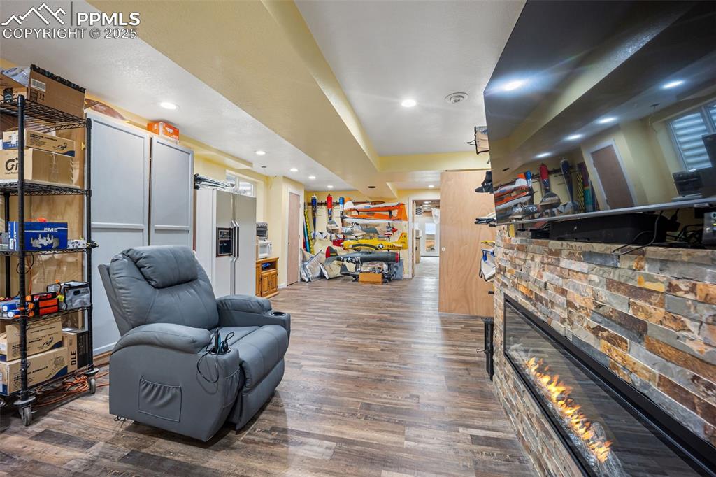 Image 23 of 50: Sitting Room