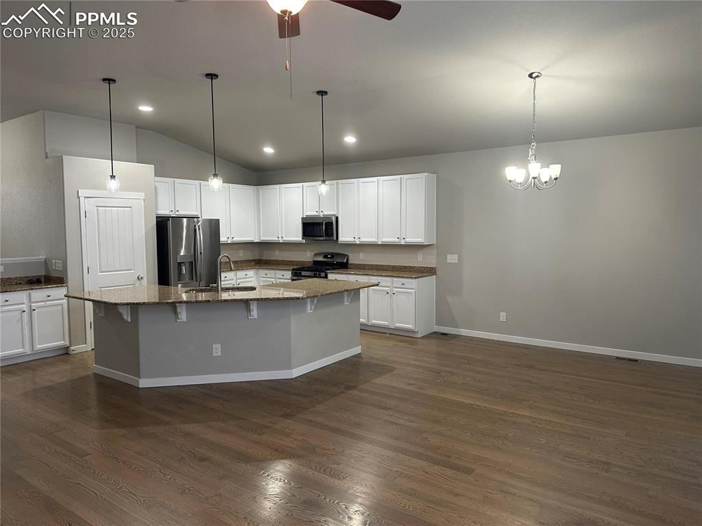 Image 11 of 21: Kitchen