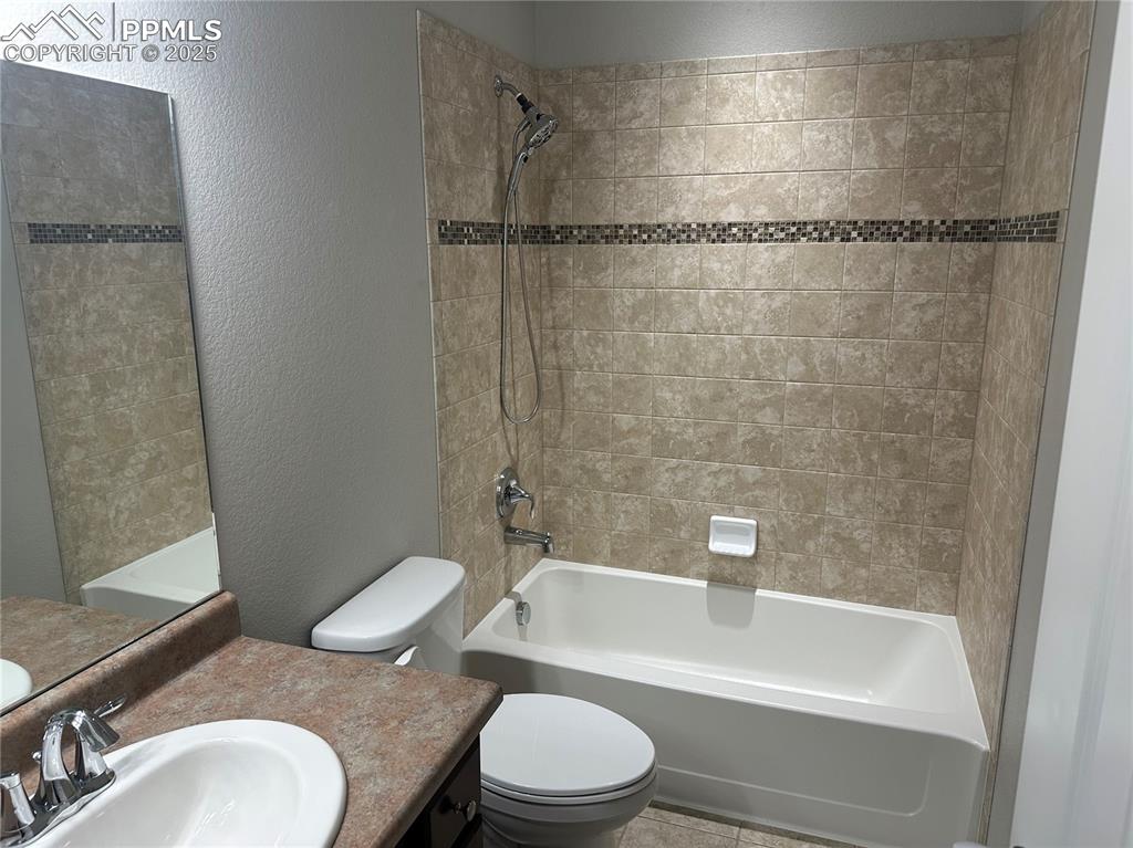 Image 6 of 21: Bathroom