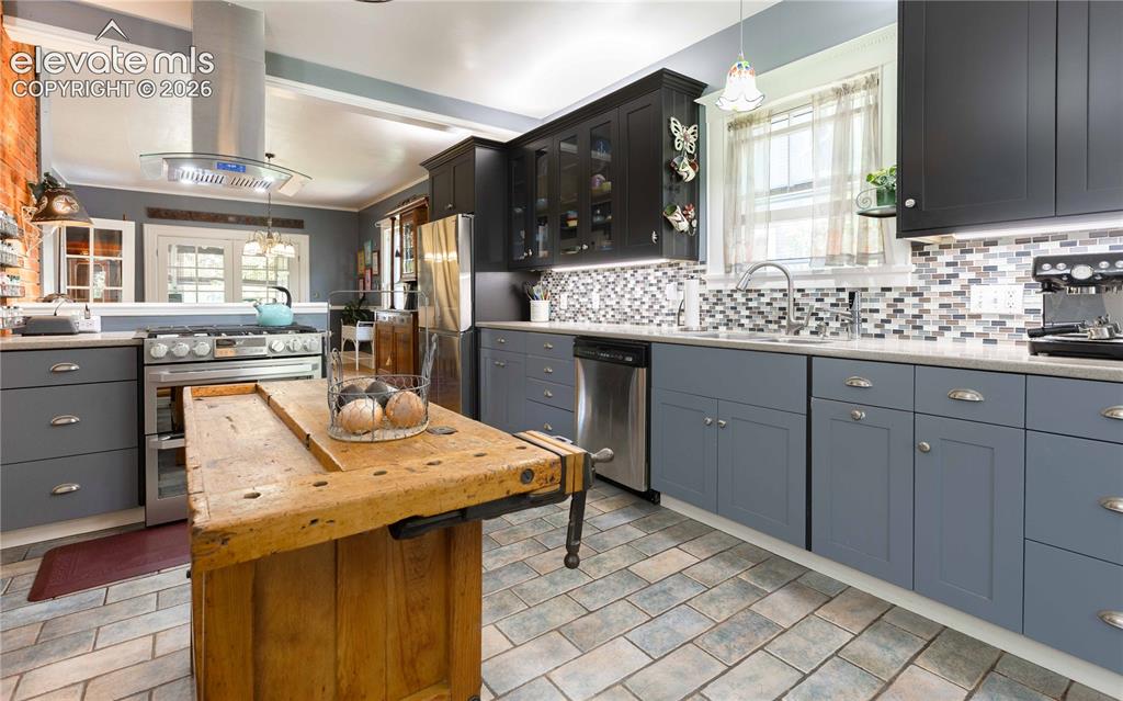 Image 9 of 37: All new appliances in kitchen