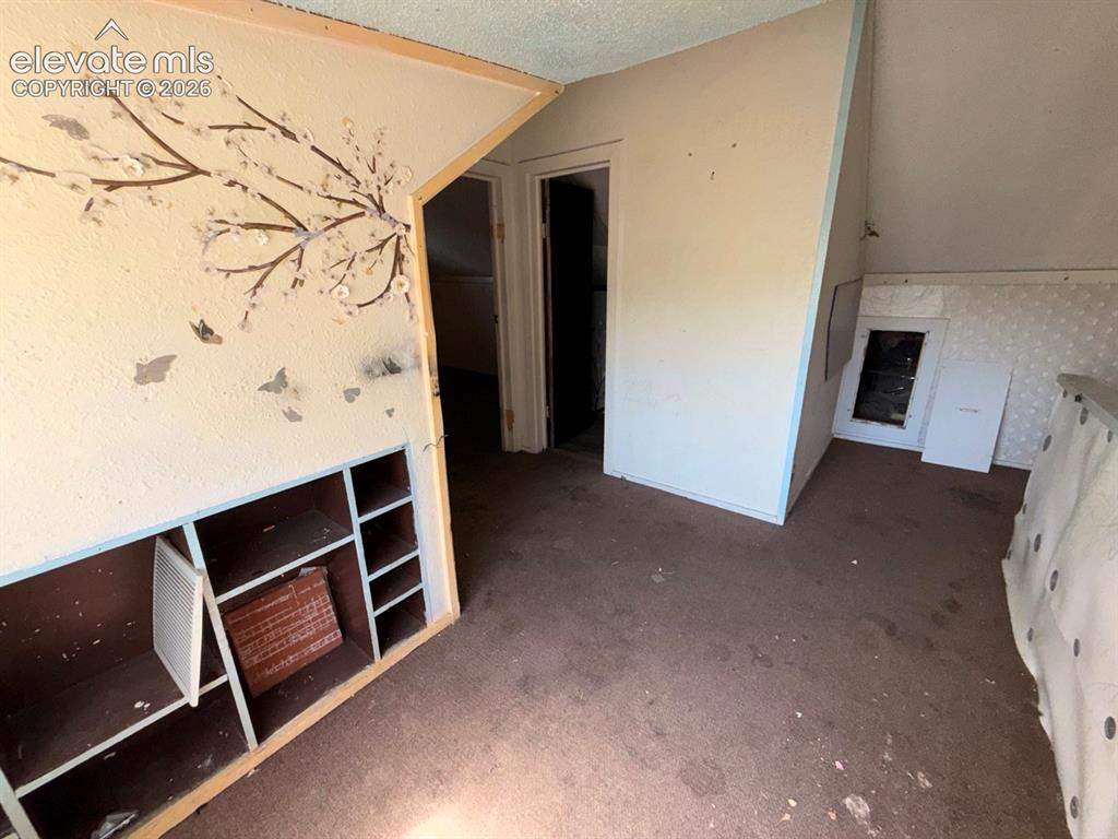 Image 16 of 46: Loft