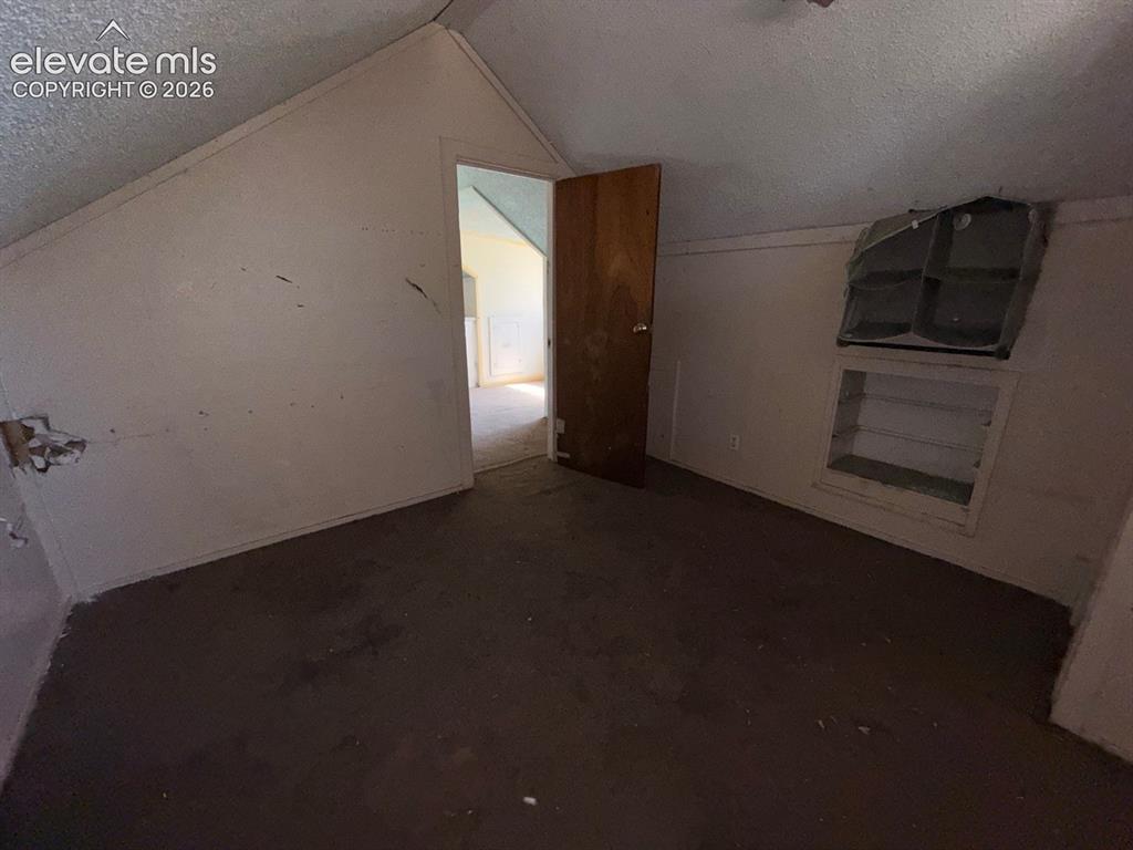 Image 18 of 46: Bedroom