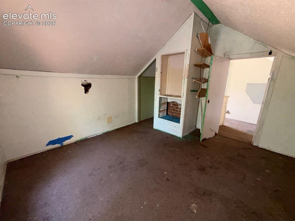 Image 20 of 46: Bedroom