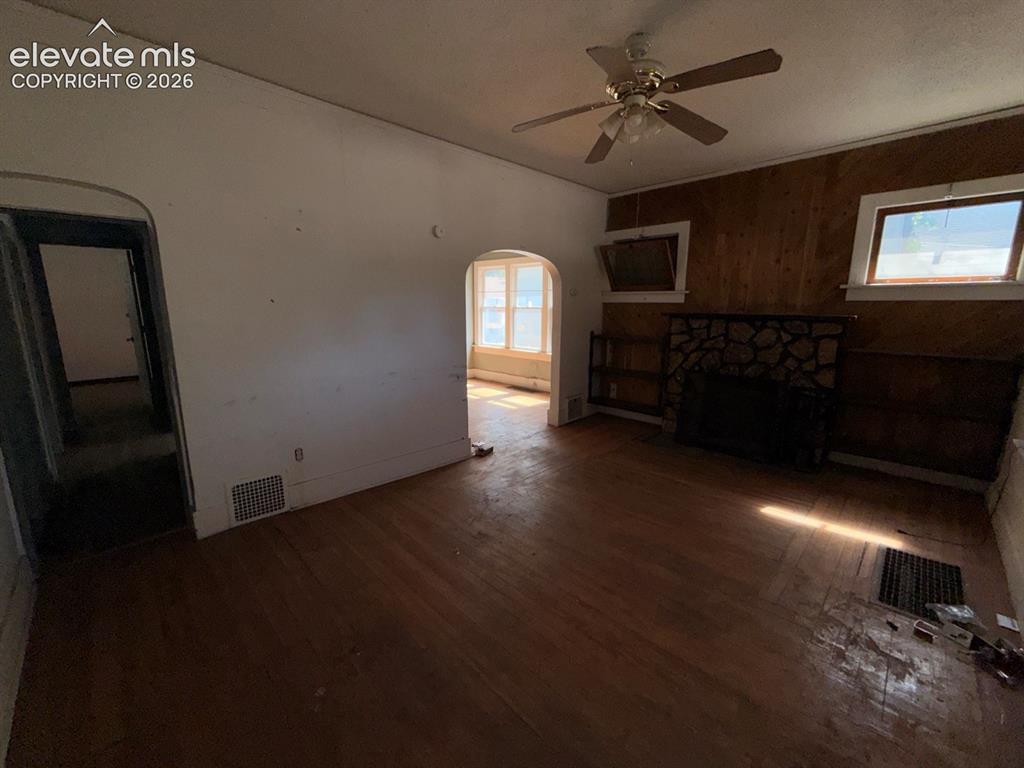 Image 3 of 46: Living Room