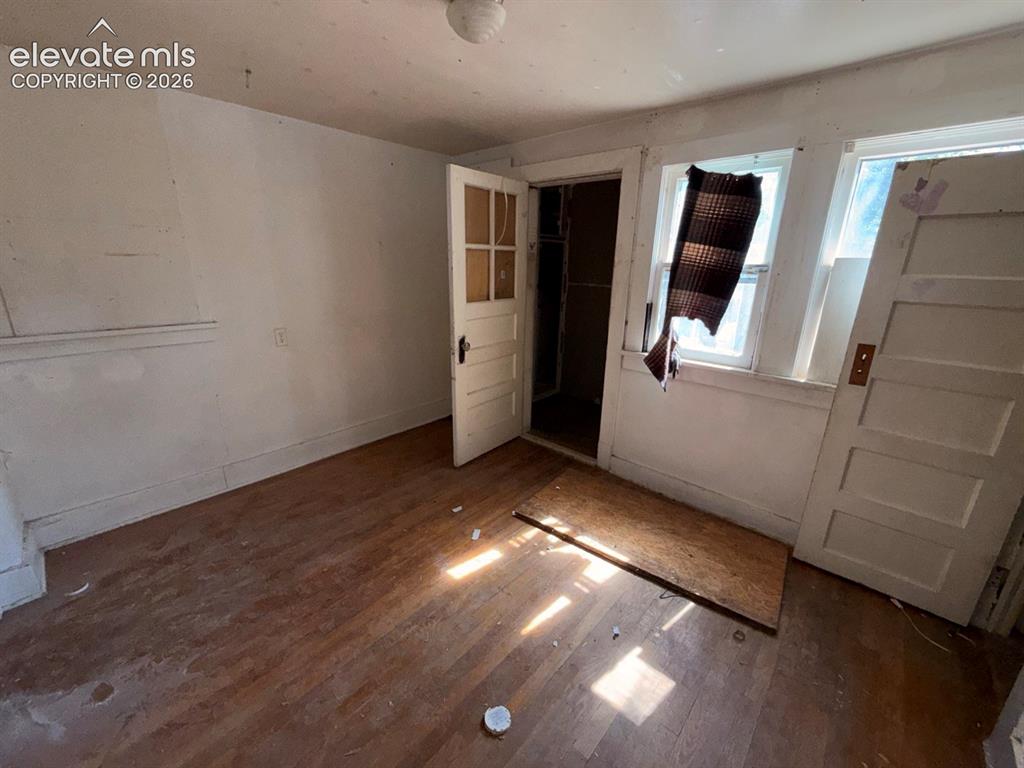 Image 41 of 46: Bedroom