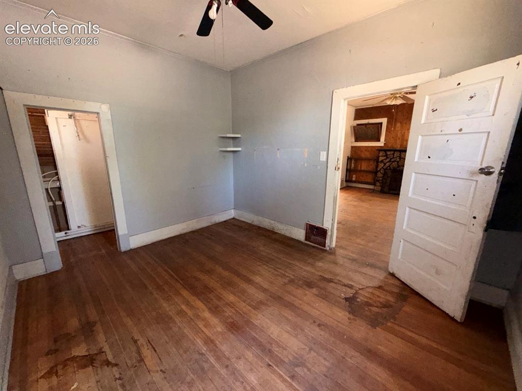 Image 5 of 46: Bedroom
