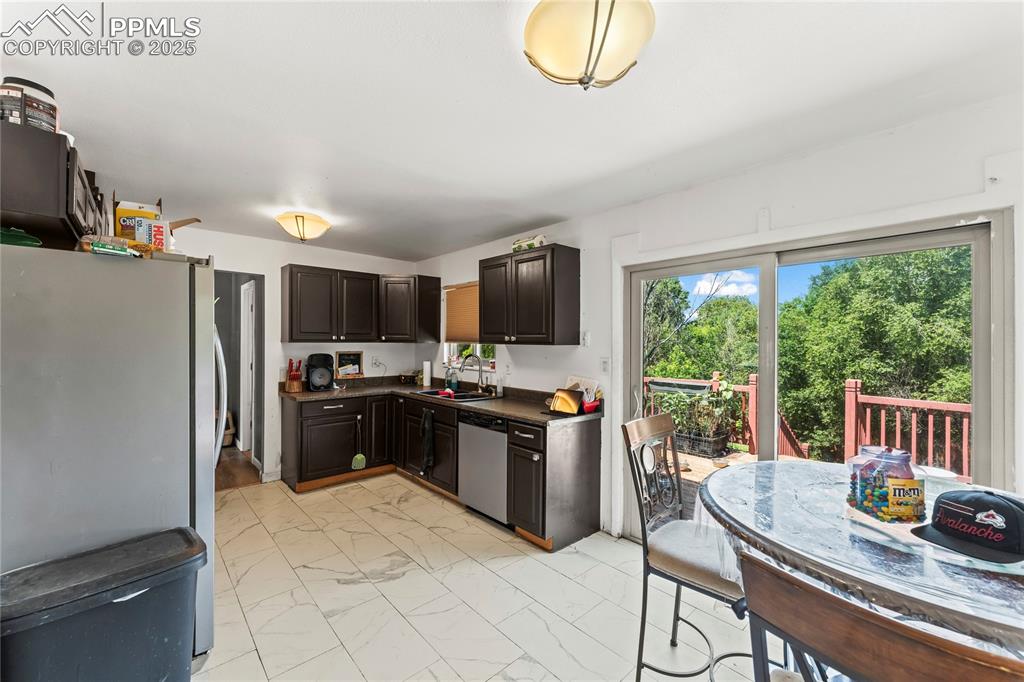 Image 4 of 13: Kitchen