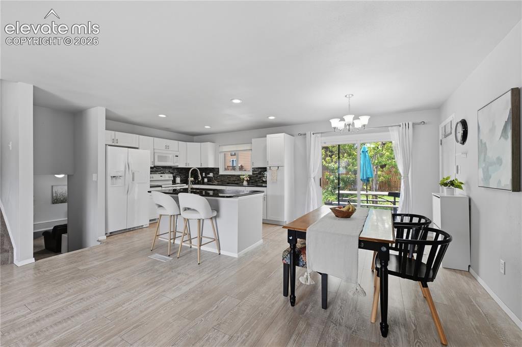 Image 3 of 40: Dining Area