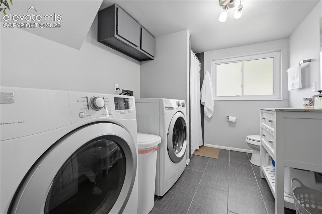 Image 36 of 40: Laundry