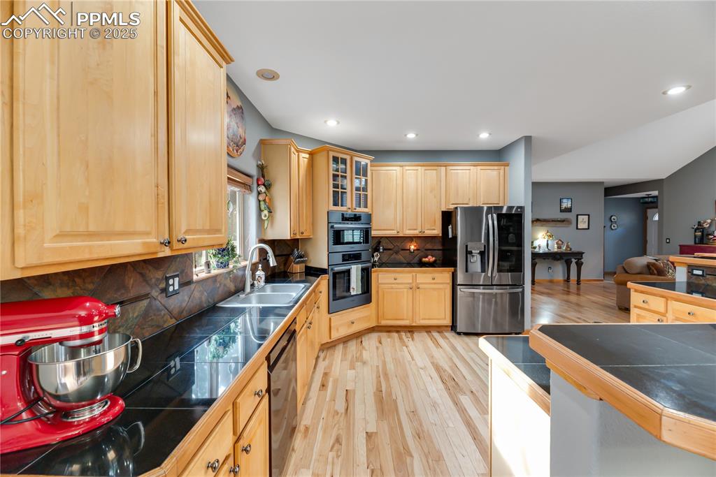 Image 12 of 45: Kitchen