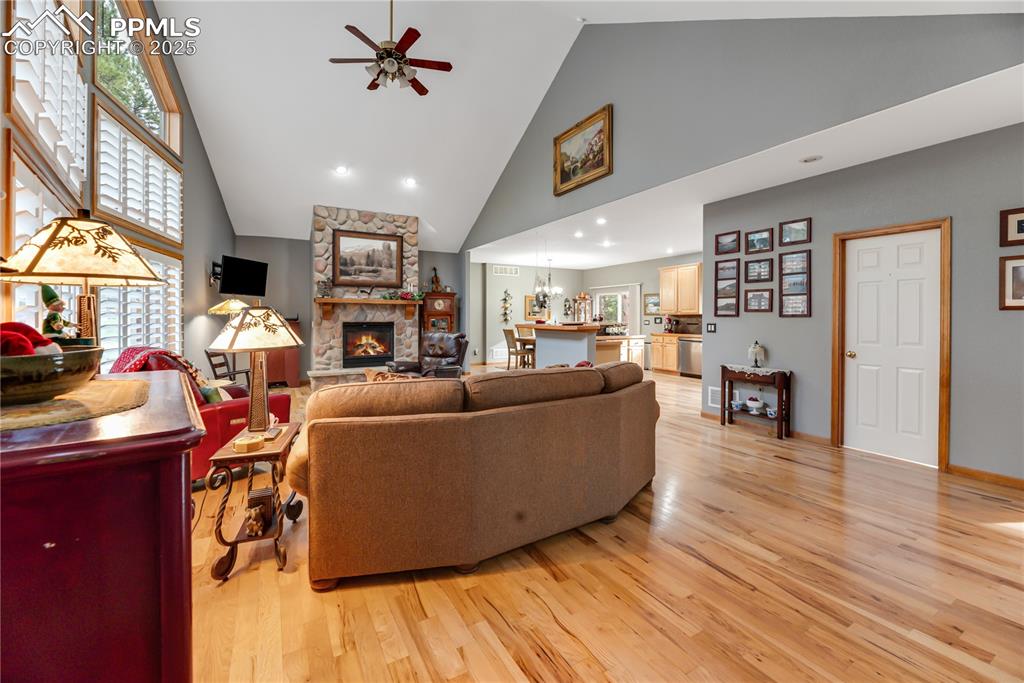 Image 13 of 45: Living Room