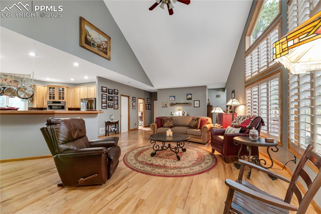 Image 6 of 45: Living Room