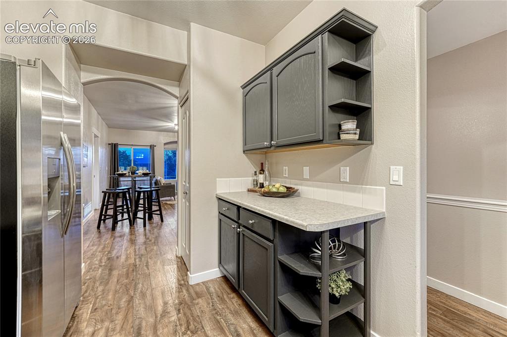 Image 10 of 50: Kitchen
