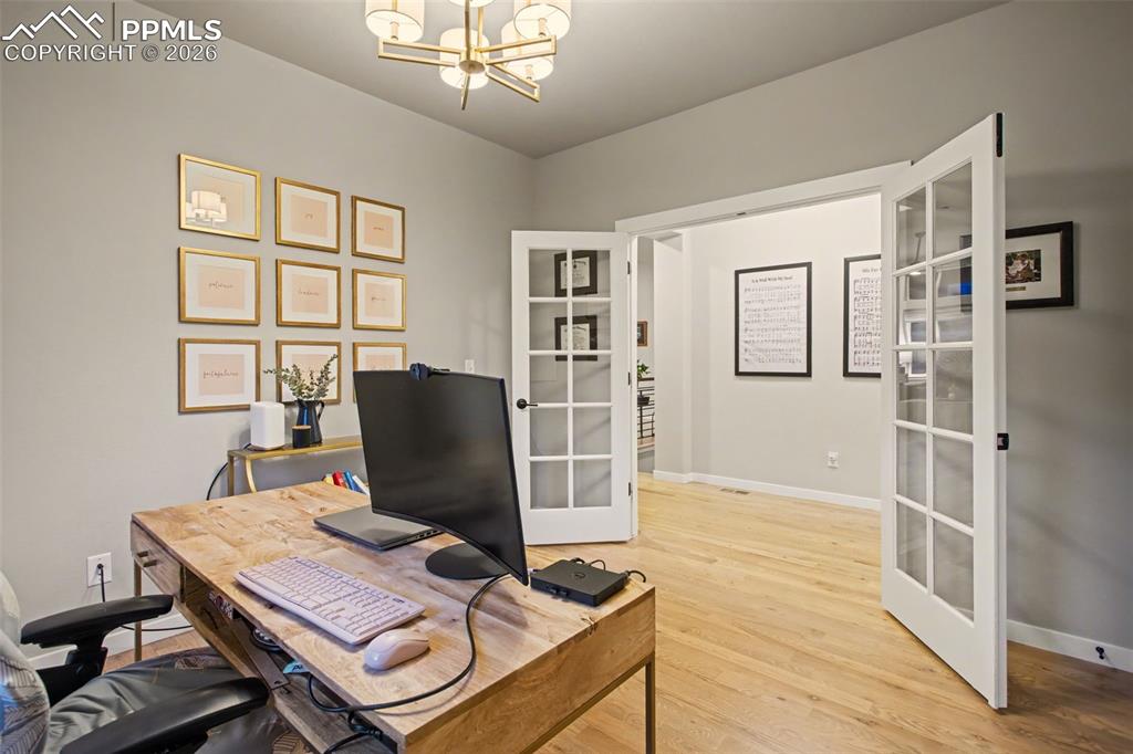 Image 14 of 40: Office