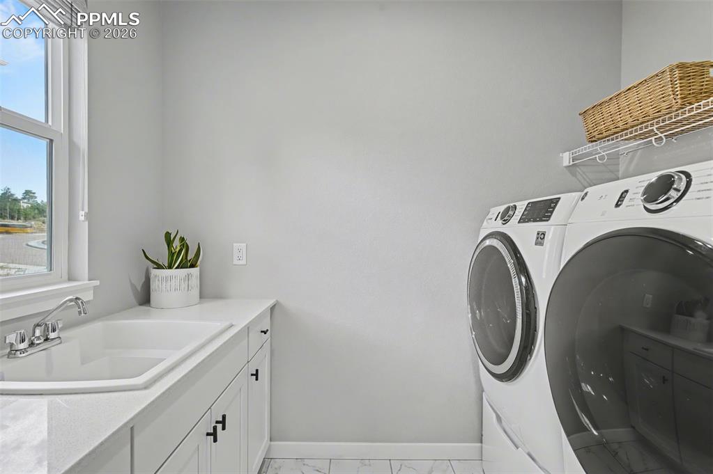 Image 23 of 40: Laundry