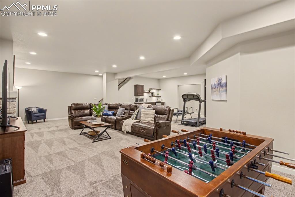 Image 28 of 40: Family Room