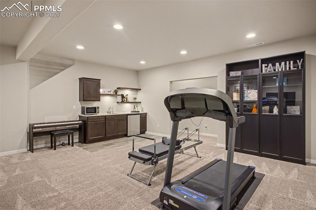 Image 29 of 40: Family Room