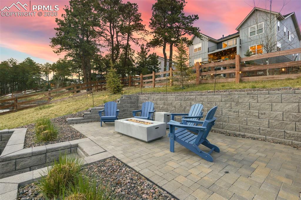 Image 35 of 40: Patio