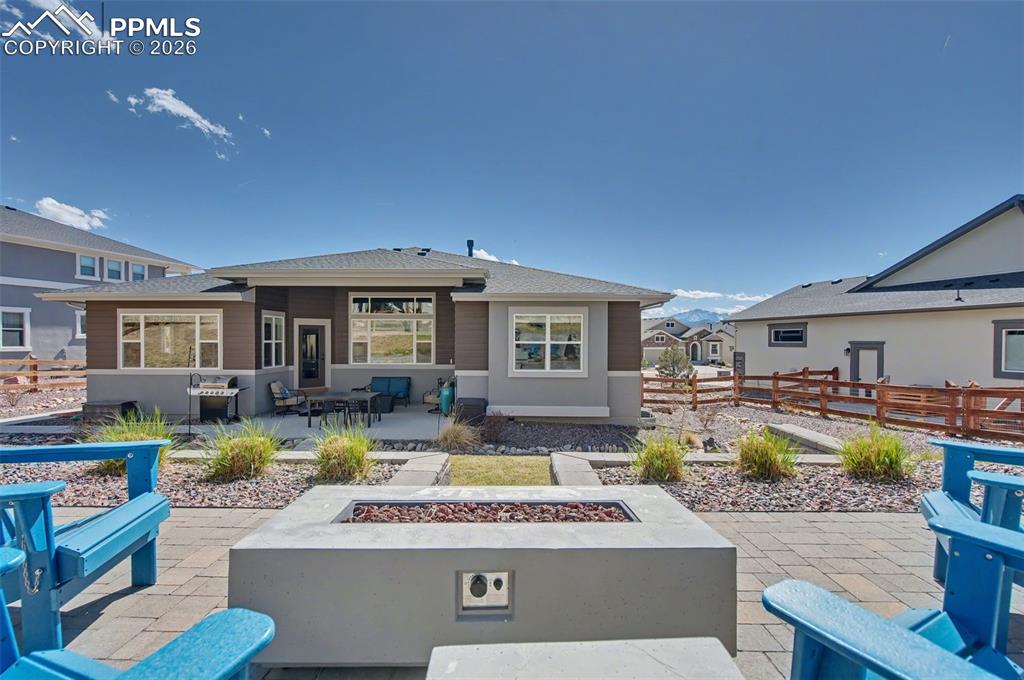 Image 36 of 40: Back of Structure