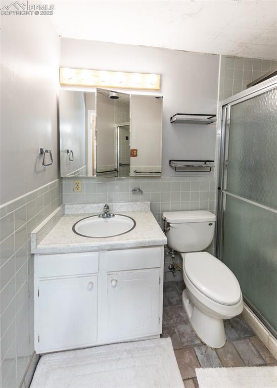 Image 22 of 32: Bathroom