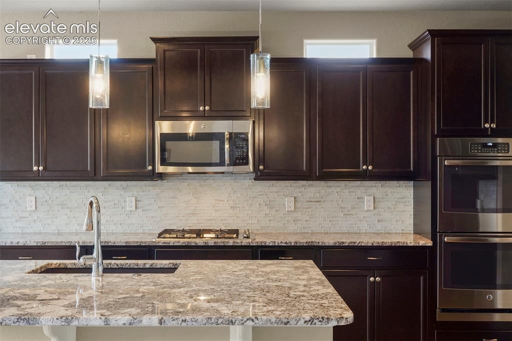 Image 13 of 38: Kitchen