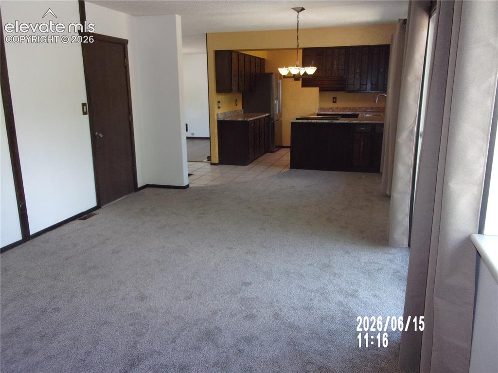Image 14 of 28: Family Room