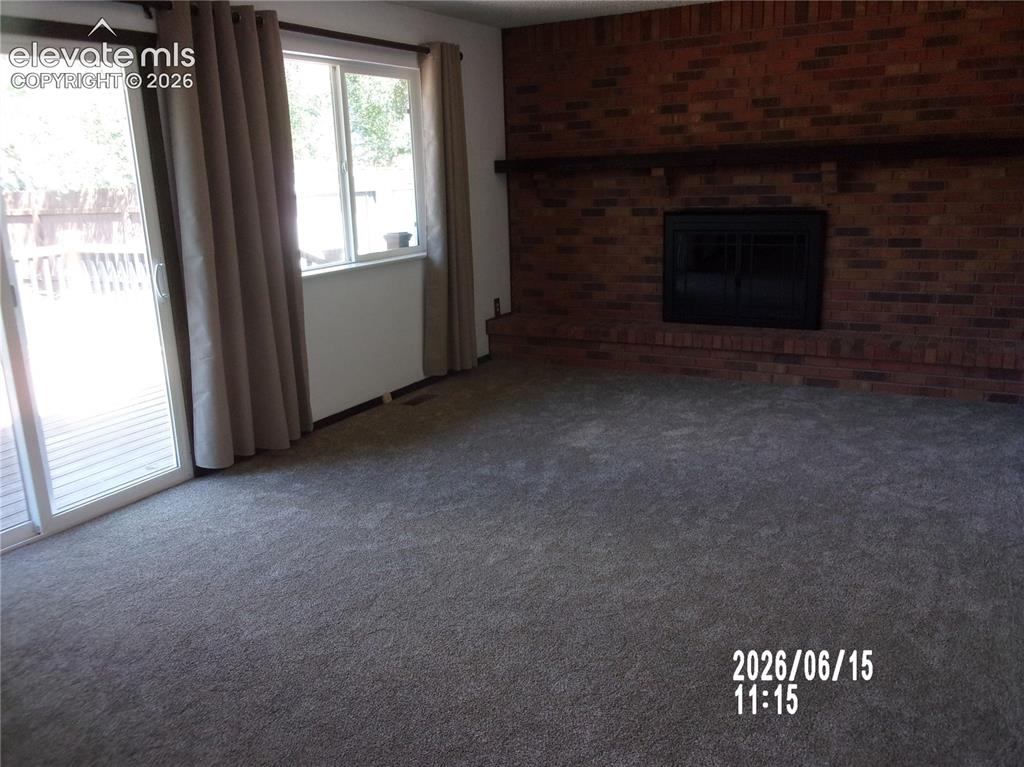Image 15 of 28: Family Room