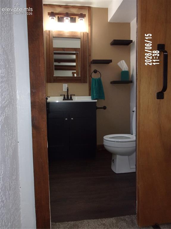 Image 26 of 28: Bathroom