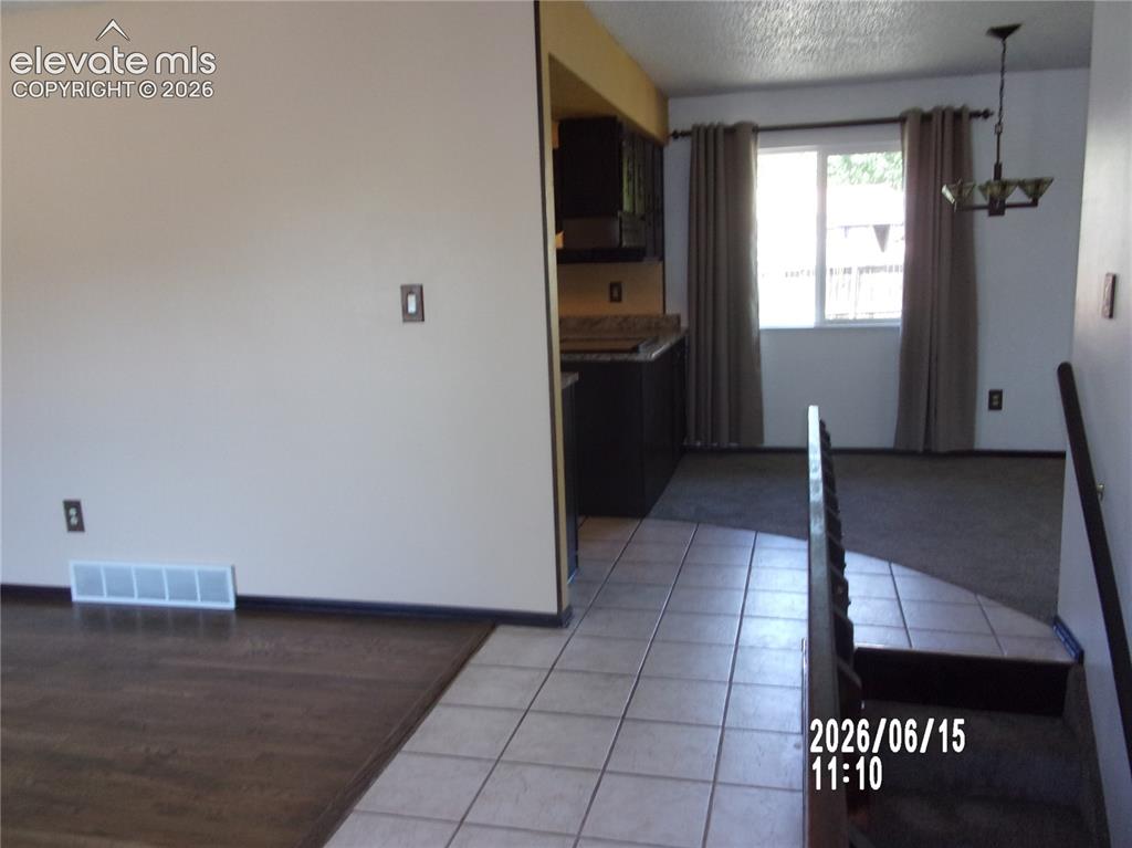 Image 8 of 28: Entry